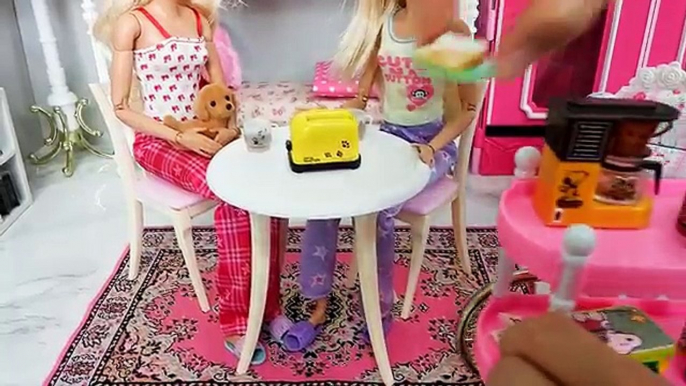 Barbie bebek Yatak odası Barbie iki katlı yatak Sabah rutini