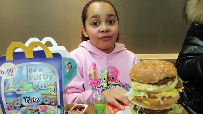 Kids vs Food! Giant McDonalds Big Mac - Extreme Burger Challenge - Shopkins Surprise Toys For Kids