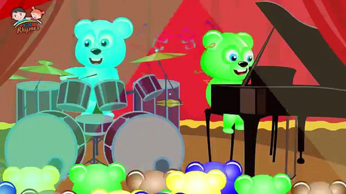 Mega Gummy Bear Playing Finger Family Nursery Rhymes for Kids | Mega Gummy Bear Crying