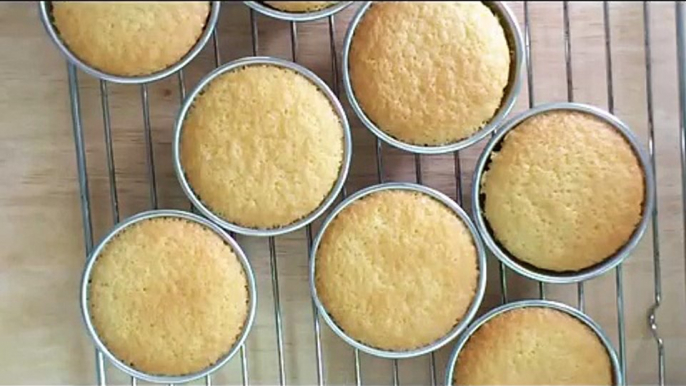 Vanilla Sponge Cupcakes [香草海绵杯子蛋糕] **