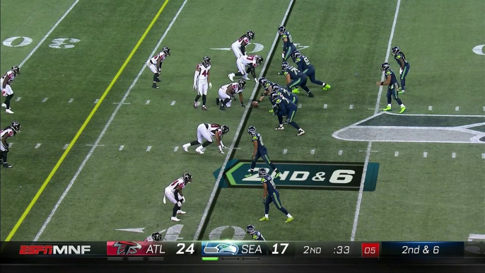 Russell Wilson puts Vic Beasley on skates, gains 14 yards on run