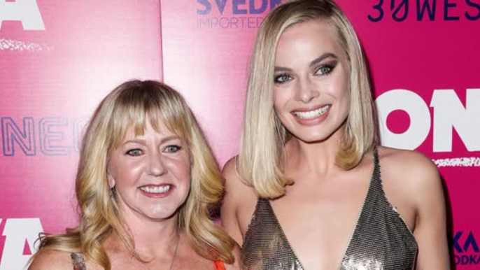 Margot Robbie Brings Tonya Harding to 'I, Tonya' Premiere