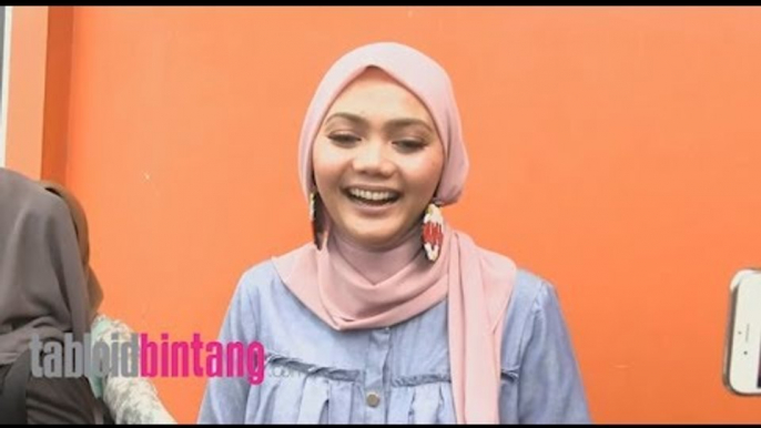 Trauma Masa Kecil, Rina Nose Tak Berani Melihat Pemotongan Hewan Kurban