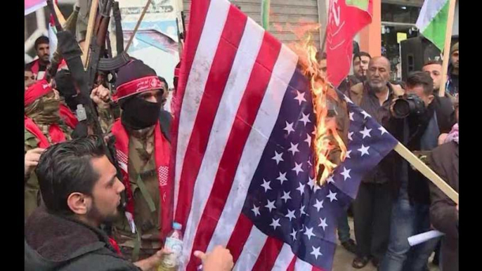 Drapeau américain brûlé à Gaza après que Trump est reconnu Jérusalem comme capitale d'Israël