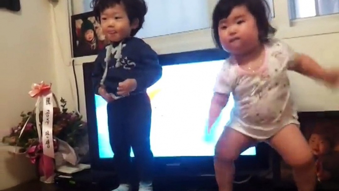 Ces bébés danseurs adorables vont faire votre journée