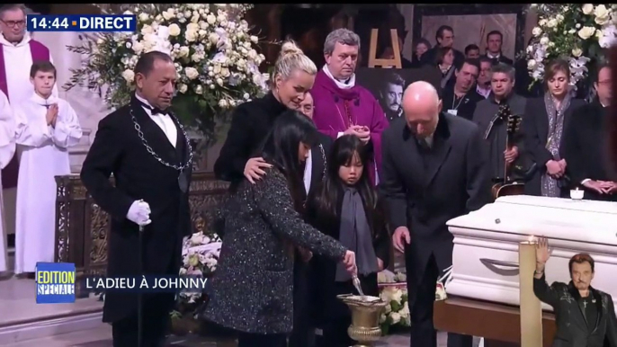 Funérailles de Johnny : Les derniers adieux de Laetitia et ses filles
