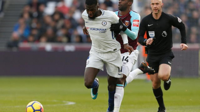 Conte defends Bakayoko substitution after West Ham defeat