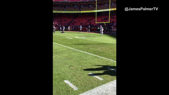 Oakland Raiders WR Amari Cooper catches passes before Week 14 game against Chiefs