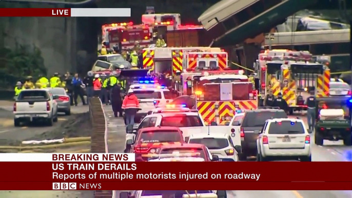 Washington train crash- Rail carriages fall on US motorway - BBC News