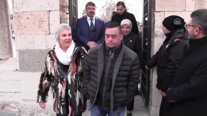 Down Sendromlu Filistinli Muhammed, Mevlana Müzesi'ni Ziyaret Etti