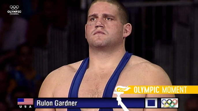 Gardner shocks Russian Wrestling-Legend Karelin to Win Gold