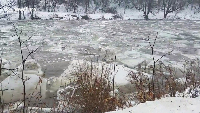 Drifting ice floes on Vermont river captured on film