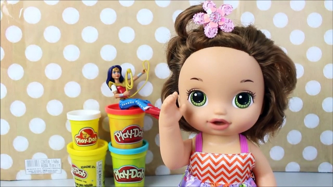 BABY ALIVE MINHA BONECA ISA FANTASIADA DE MULHER MARAVILHA DC SUPER HERO GIRLS PLAYDOH Clube da Dudi