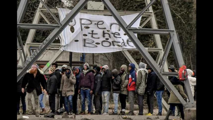 Rixes à Calais : migrants et associations dénoncent les agissements des passeurs