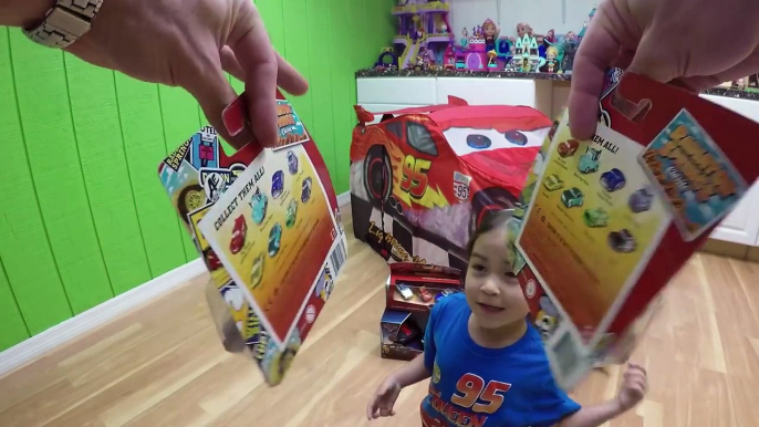 HUGE DISNEY CARS LIGHTNING MCQUEEN SURPRISE TOYS TENT Big Egg Surprise Opening Disney Cars ToyReview