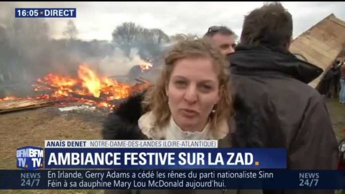 Un avion en bois brûlé sur la ZAD de Notre-Dame-des-Landes contre le projet d'aéroport