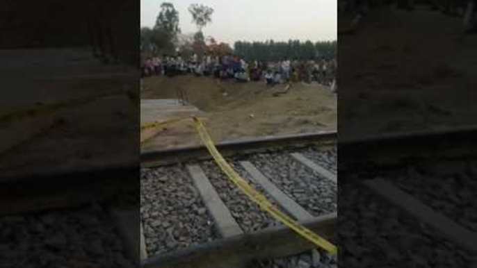 Mahakaushal express derailed in up mahoba, 8 passengers injured