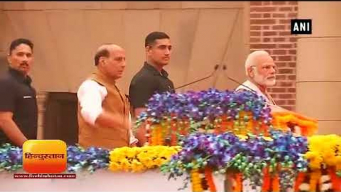 पीएम मोदी ने 'रन फॉर यूनिटी' को दिखाई  हरी झंडी II Pm modi flags run for unity organised today