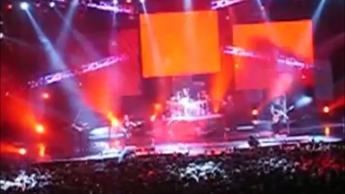 Muse - Hysteria, Adelaide Entertainment Centre, Adelaide, Australia  11/14/2007
