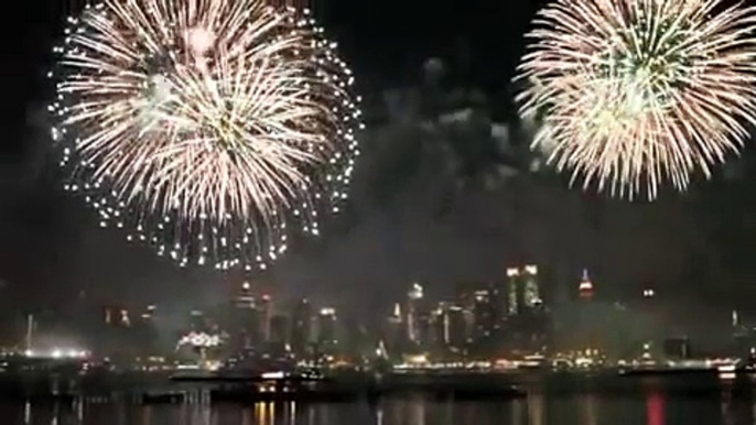 4th of July Fireworks in New York City----MUST WATCH----Best Firework Show USA