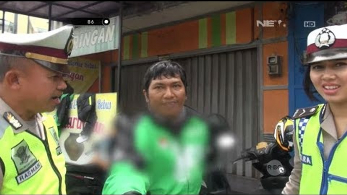 Driver Ojek Online Ini Salting & Langsung Akting Saat Ketahuan Lawan Arus - 86