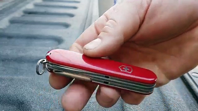 Victorinox hiker, Swiss army knife overview and discussion.