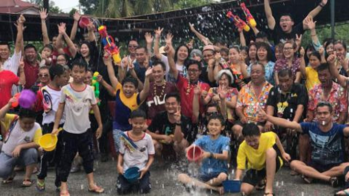 Perak village has a splashing time during Songkran festival