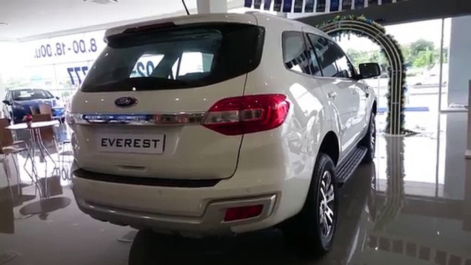 พาชม 2016 Ford Everest 2.2 Titanium 4x2 ภายนอก ภายใน