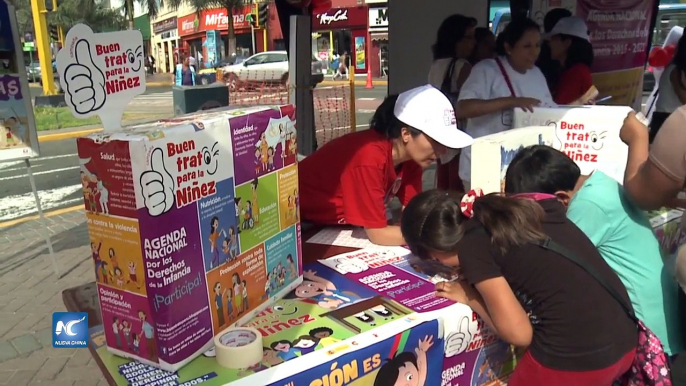 Niños peruanos demandan protección de sus derechos a políticos