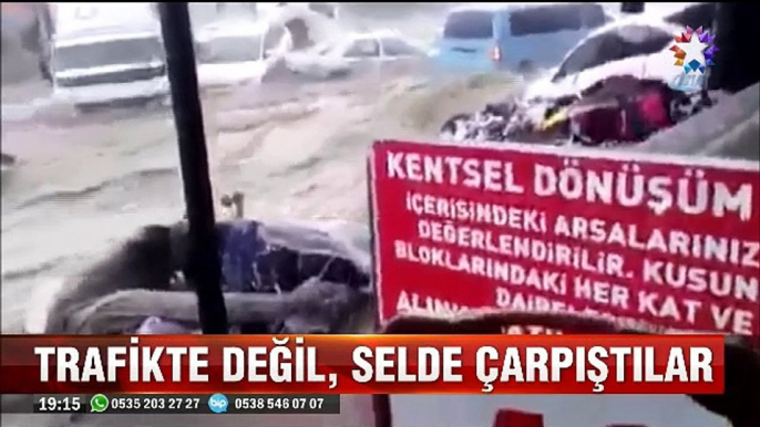 Ankara Mamak Neşet Ertaş caddesindeki sel otomobilleri bu hale getirdi