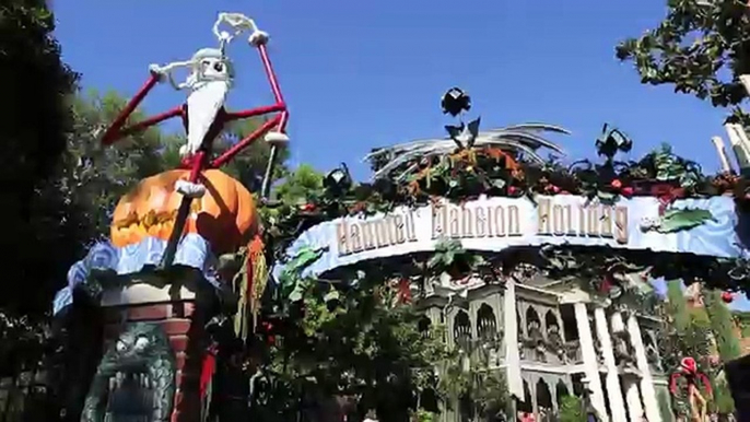 [new] Haunted Mansion Holiday : HD POV : Full Queue & Ride (Disneyland Resort, CA)