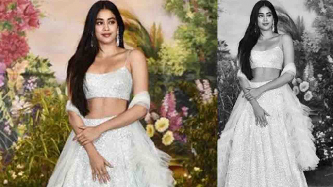 Sonam Kapoor Wedding: Jhanvi Kapoor with Khushi looks STUNNING at Sonam Reception Party | FilmiBeat