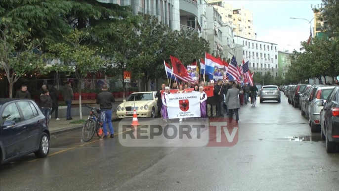 "Bushati-Kotzias", çamët protestë në Durrës: S’i njohim marrëveshjet