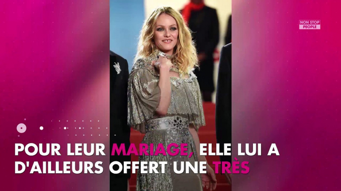 Samuel Benchetrit : Vanessa Paradis lui a offert un beau cadeau pour leur mariage