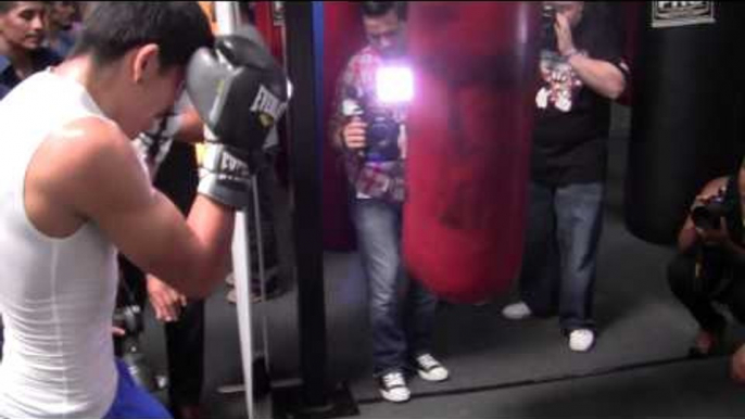 Leo Santa Cruz HEAVY BAG WORKOUT at Robert Garcia Boxing Academy