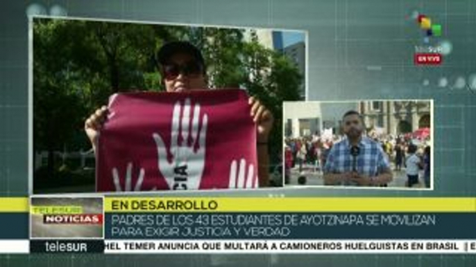 México: padres y madres de estudiantes de Ayotzinapa exigen justicia