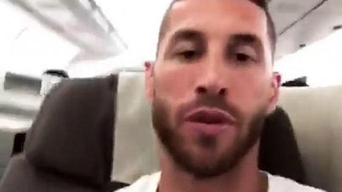 Sergio Ramos celebra La Decimotercera en el avión con sus compañeros