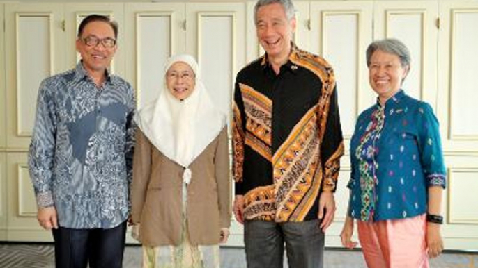 DPM, Anwar and Hsien Loong casually talk about S’pore-Malaysia ties