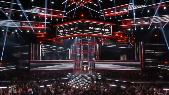 Taylor Swift Accepting Top Female Artist Award - BBMAS 2018