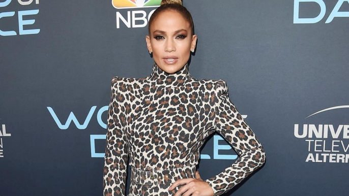 Jennifer Lopez praises women on 'El Anillo'
