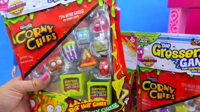 Grossery Gang 10 Pack Corny Chips with Surprise Blind Bags In Prince Hans Refrigerator