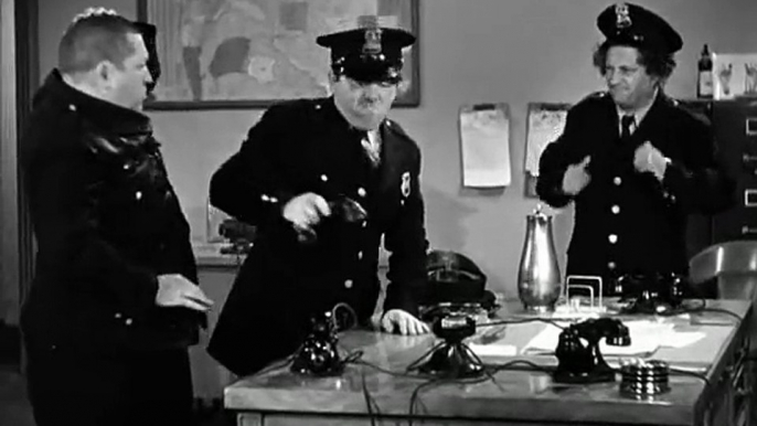 The Three Stooges 068 Dizzy Detectives 1943 Curly, Larry, Moe