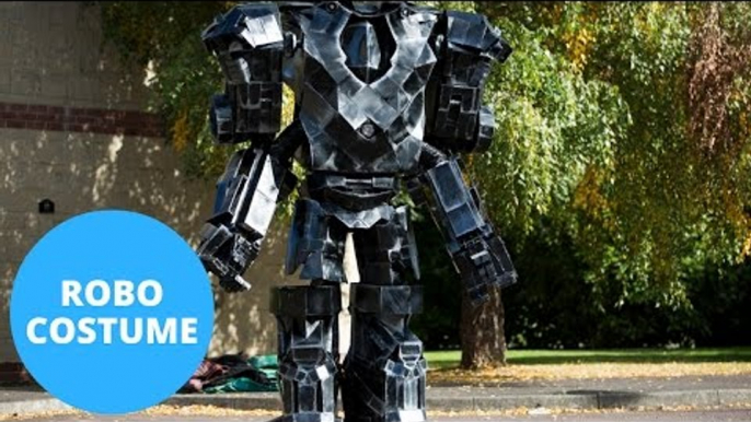 Comic Con Fan Makes Insane Costume Entirely Out Of Recycled Scraps