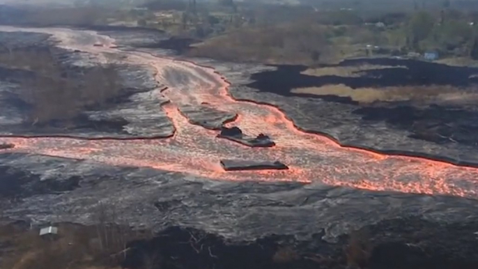 Lava From Kilauea Flows Through 'Braided' Channels in Hawaii