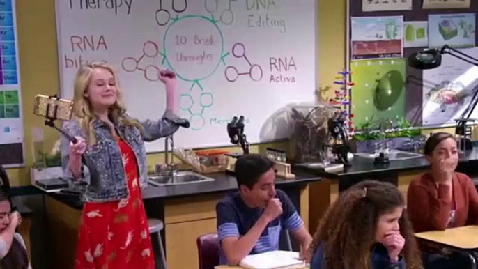 Bizaardvark S02E01 First Day Of School