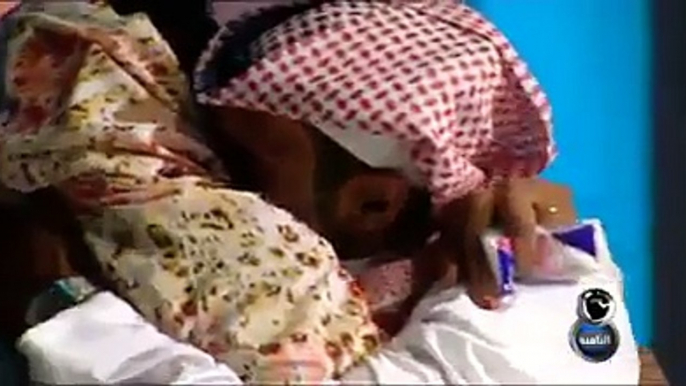 مؤثر جداً : قصة شاب سأل عن أمه فقال له والده أنها ماتت. إلتقى فيها بعد 30 عاماًتابعونا على إنستغرام : instagram.com/sawtelghad