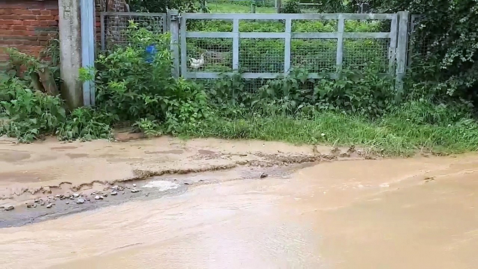 Honnelles: encore dans la boue et les inondations!