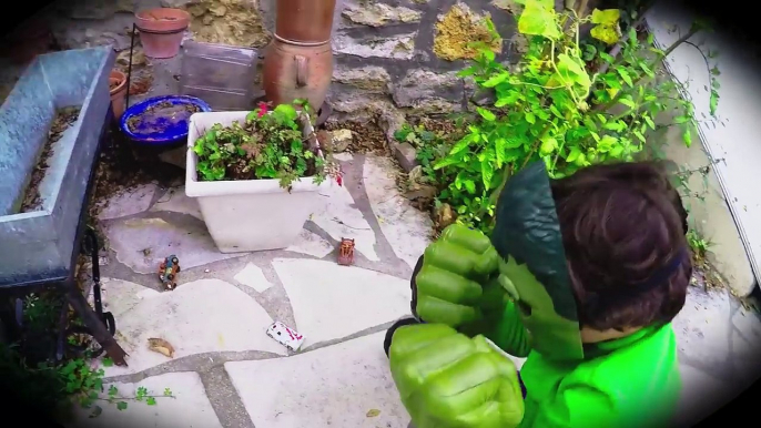 Un ALIEN PRANK HULK pour HALLOWEEN - Démo Jouets