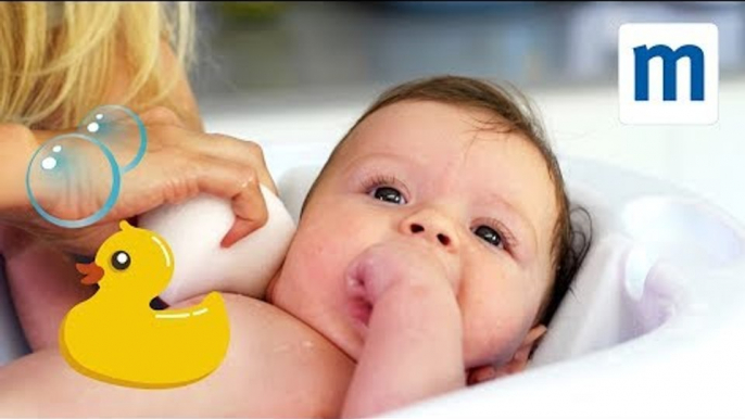 How to bathe a newborn baby | Fairy Non Bio