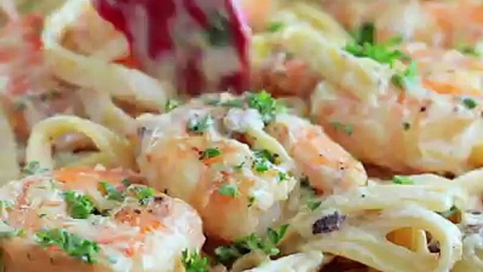 CREAMY SHRIMP PASTA. Looks delish!RECIPE: